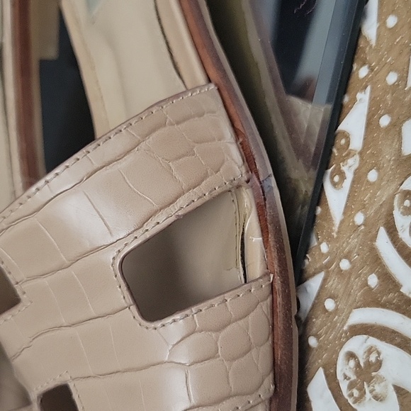 Steven| Crocodile Embossed Cutout Cushioned Slides Size 7 - Picture 8 of 8